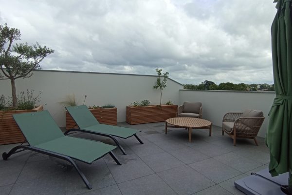 Aménagement d'une terrasse en attique par Marion Cintré