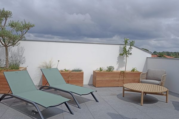 Aménagement d'une terrasse en attique par Marion Cintré
