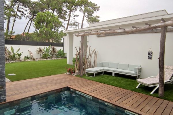 Réaménagement complet d'un jardin sur le thème de la Polynésie à Anglet.